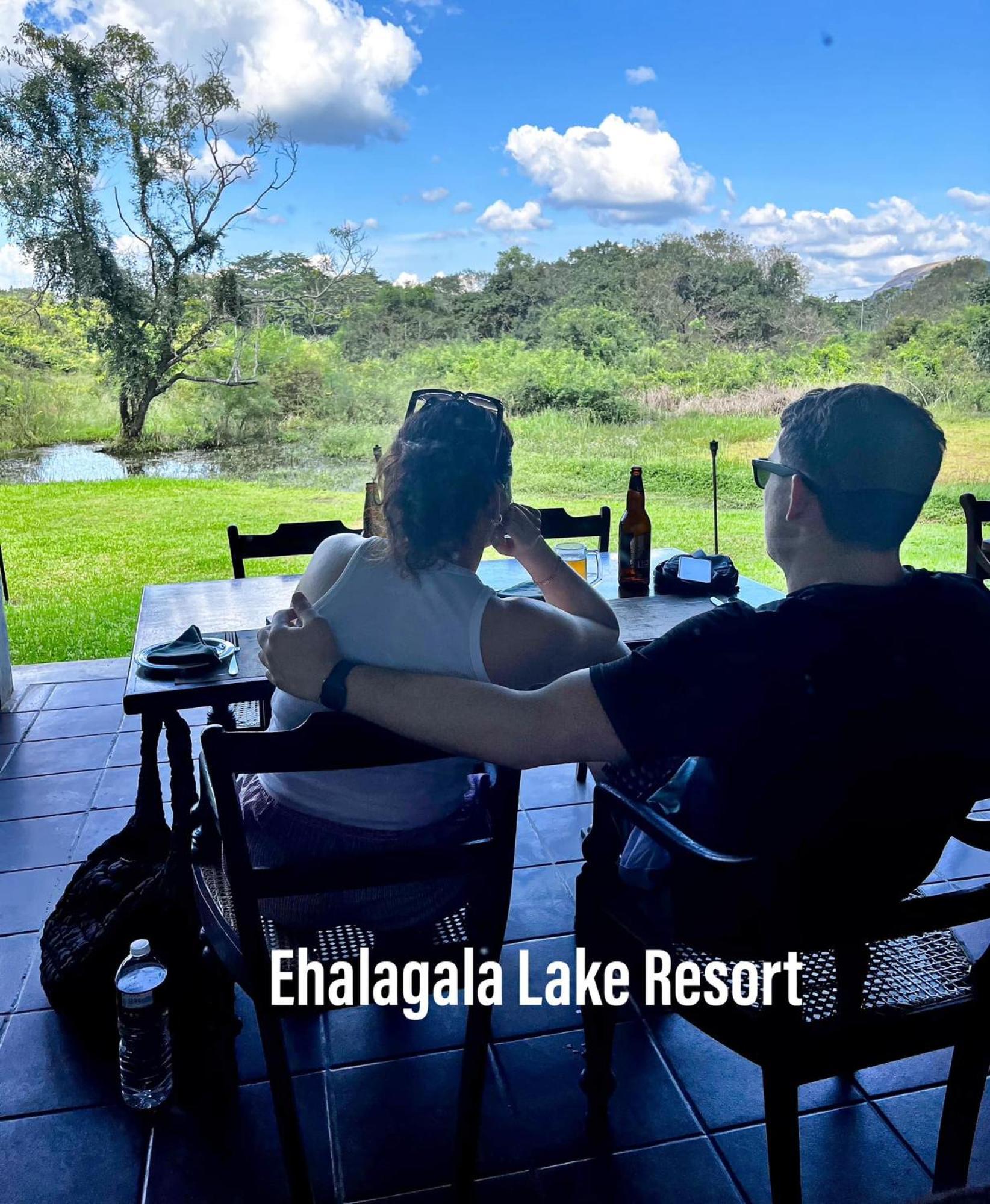 Ehalagala Lake Resort Сігірія Екстер'єр фото